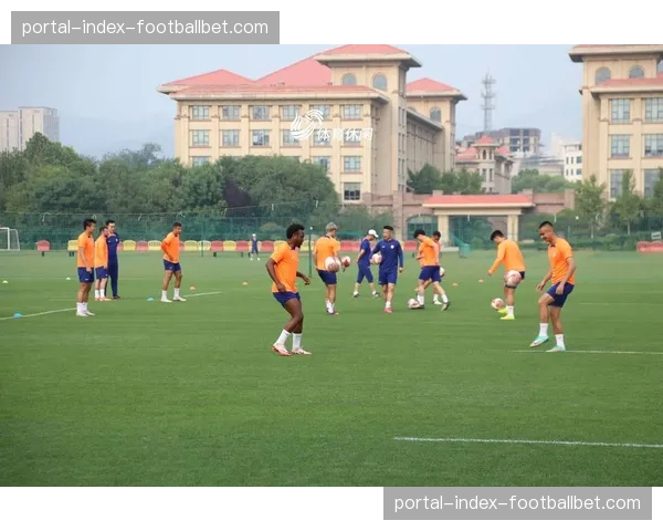 自由人队季前训练营首日全员合练画面曝光